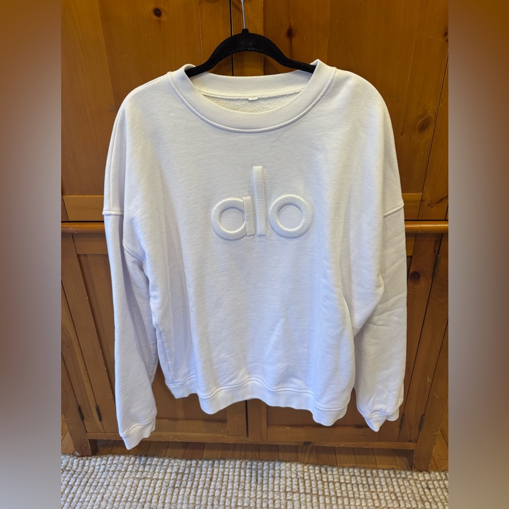 LIKE NEW GENTLY USED WHITE ALO CREWNECK